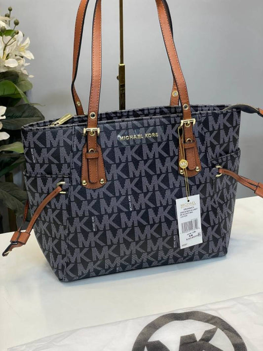 Michael Kors Voyager Tote Bag with Dust Bag (4616-black)