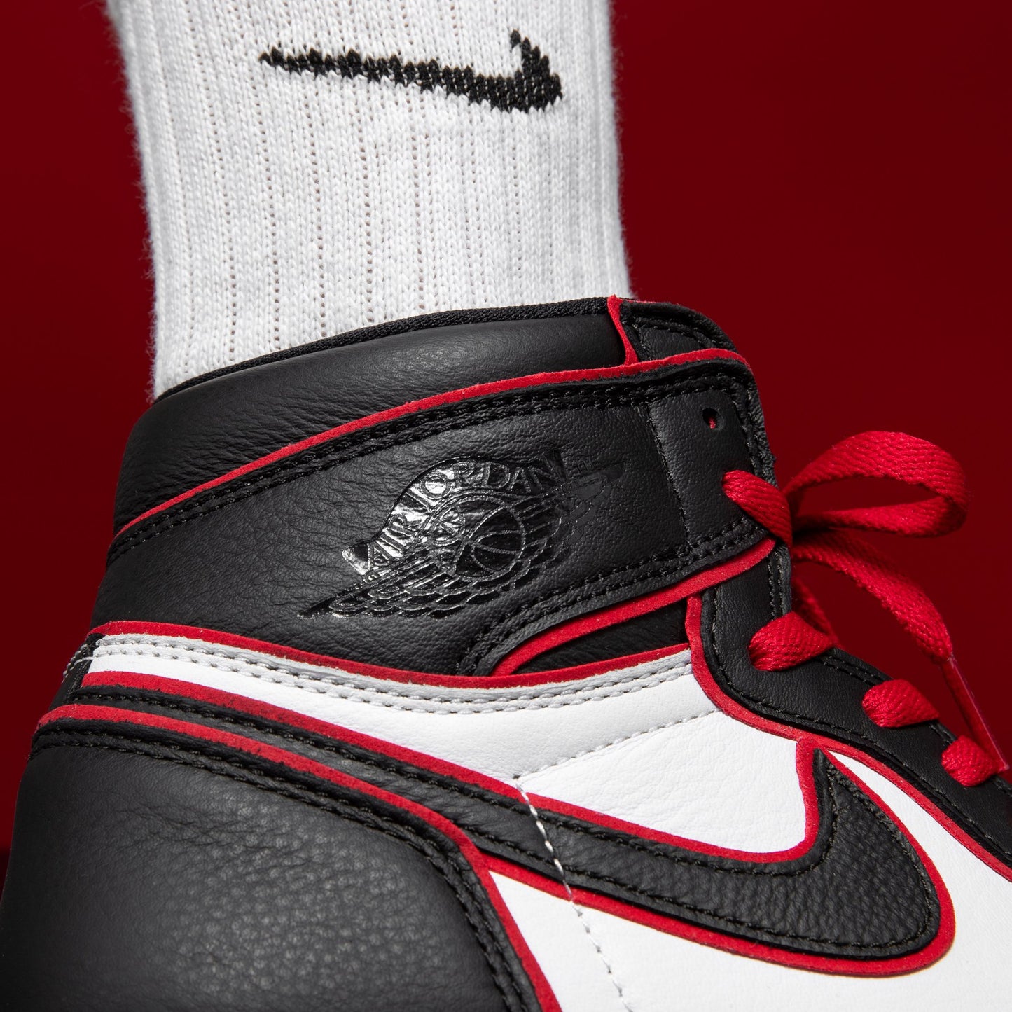 Jordan 1 Retro High Bloodline