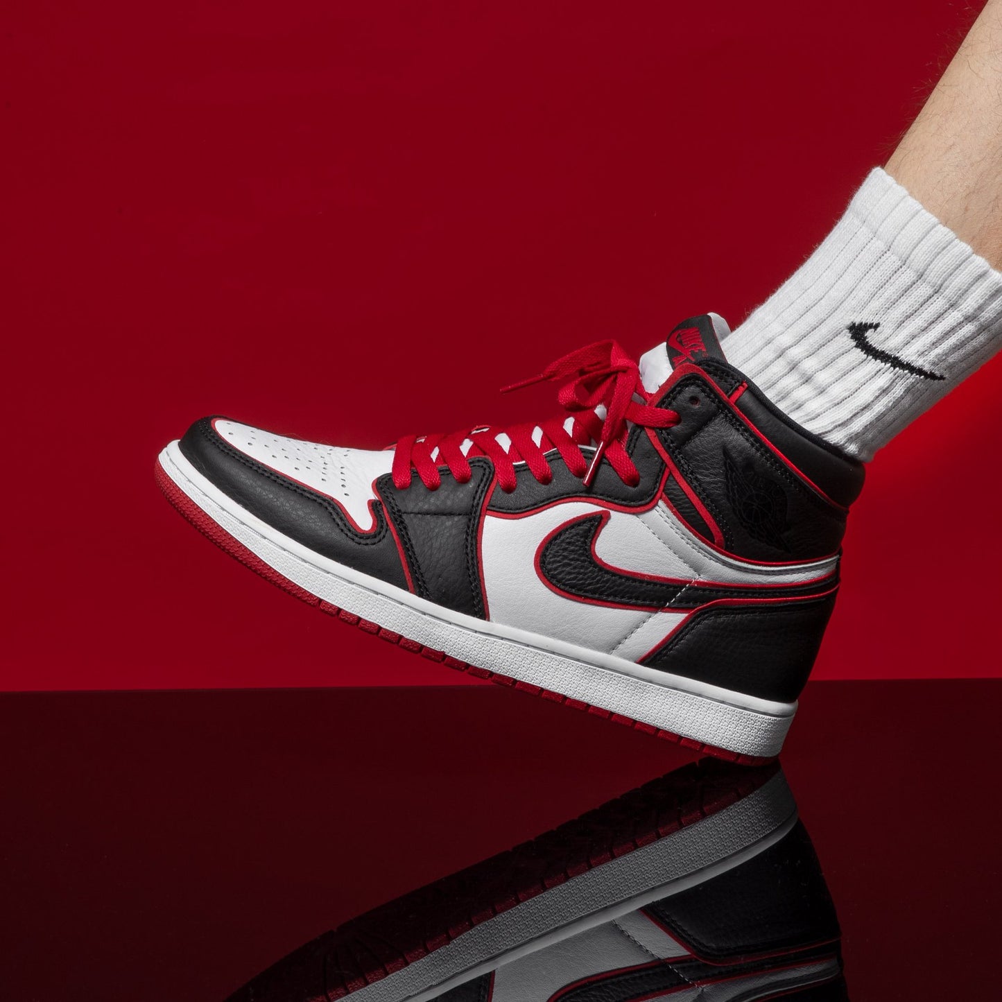 Jordan 1 Retro High Bloodline