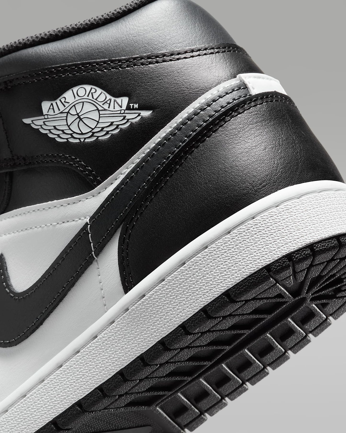 Air Jordan 1 Mid B