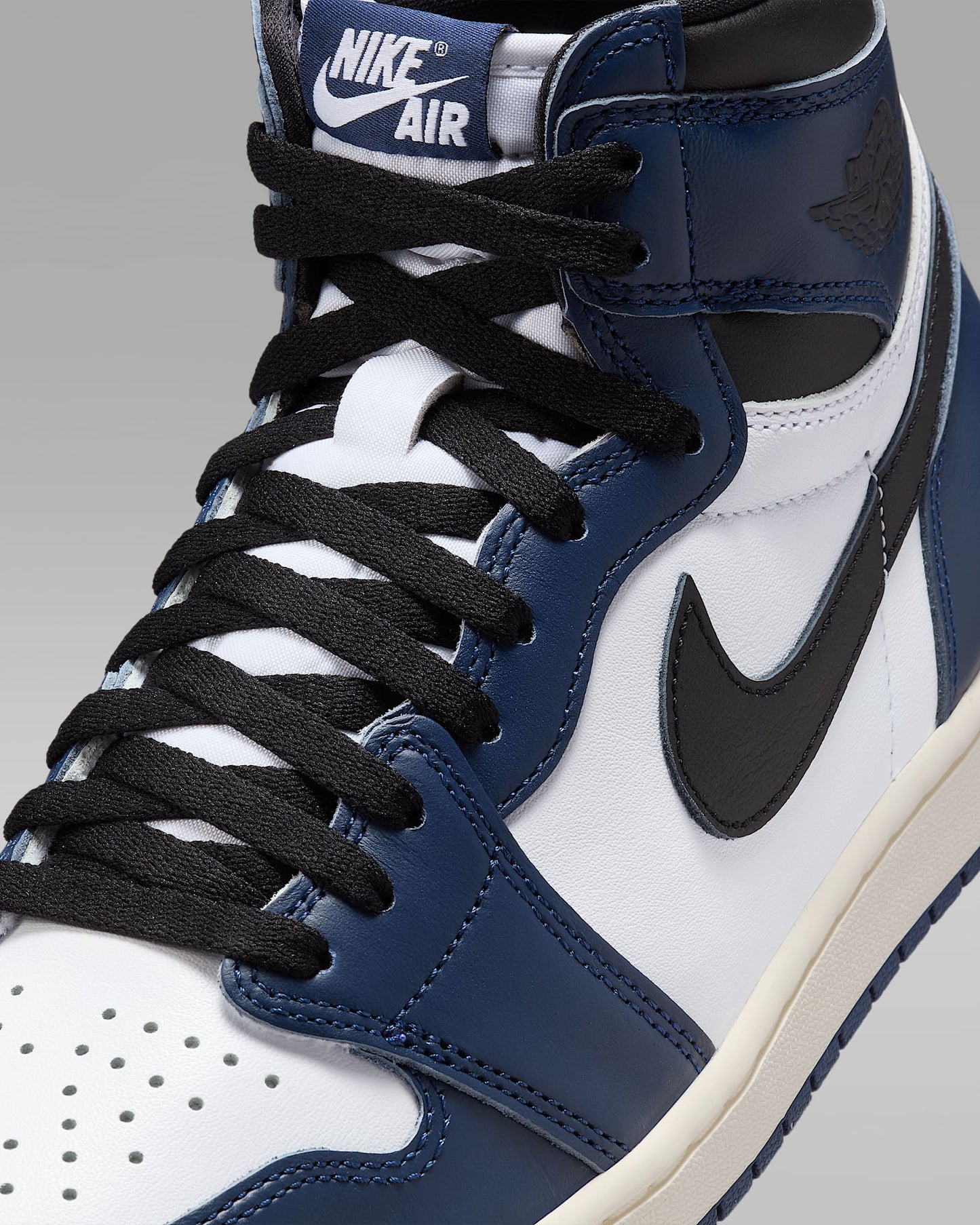 Air Jordan 1 Retro High OG 'Midnight Navy'