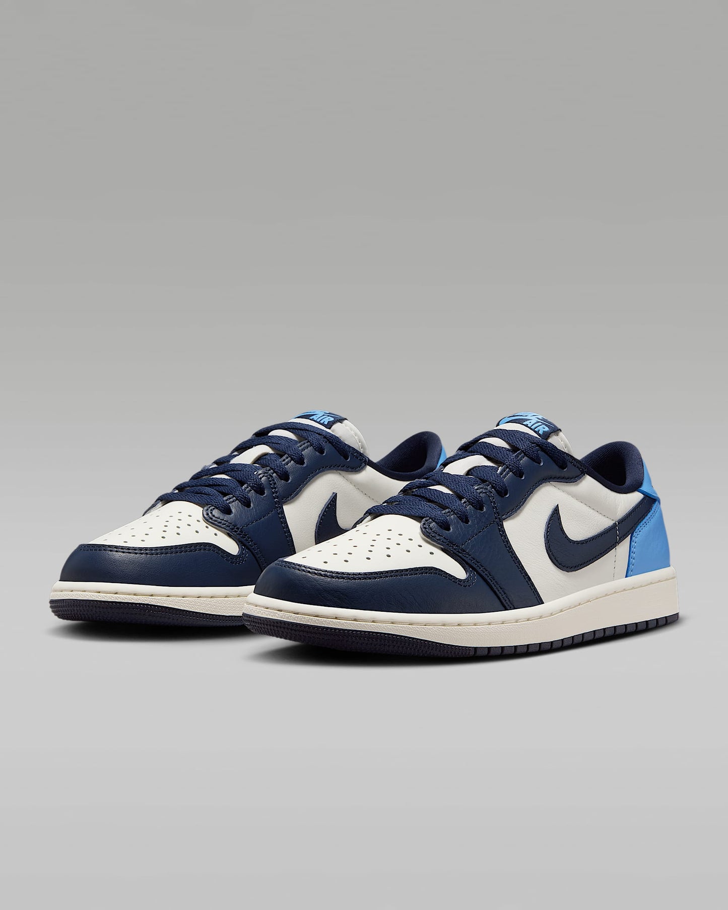 Air Jordan 1 Low OG 'Obsidian'