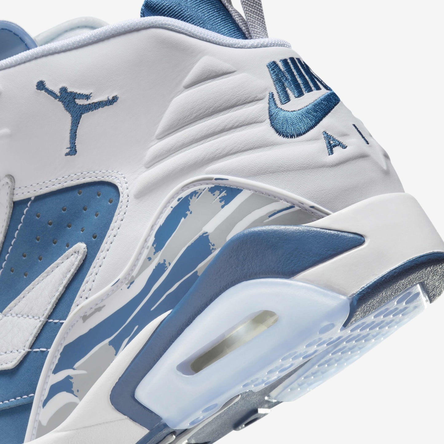JORDAN Jumpman MVP Basketball Shoes