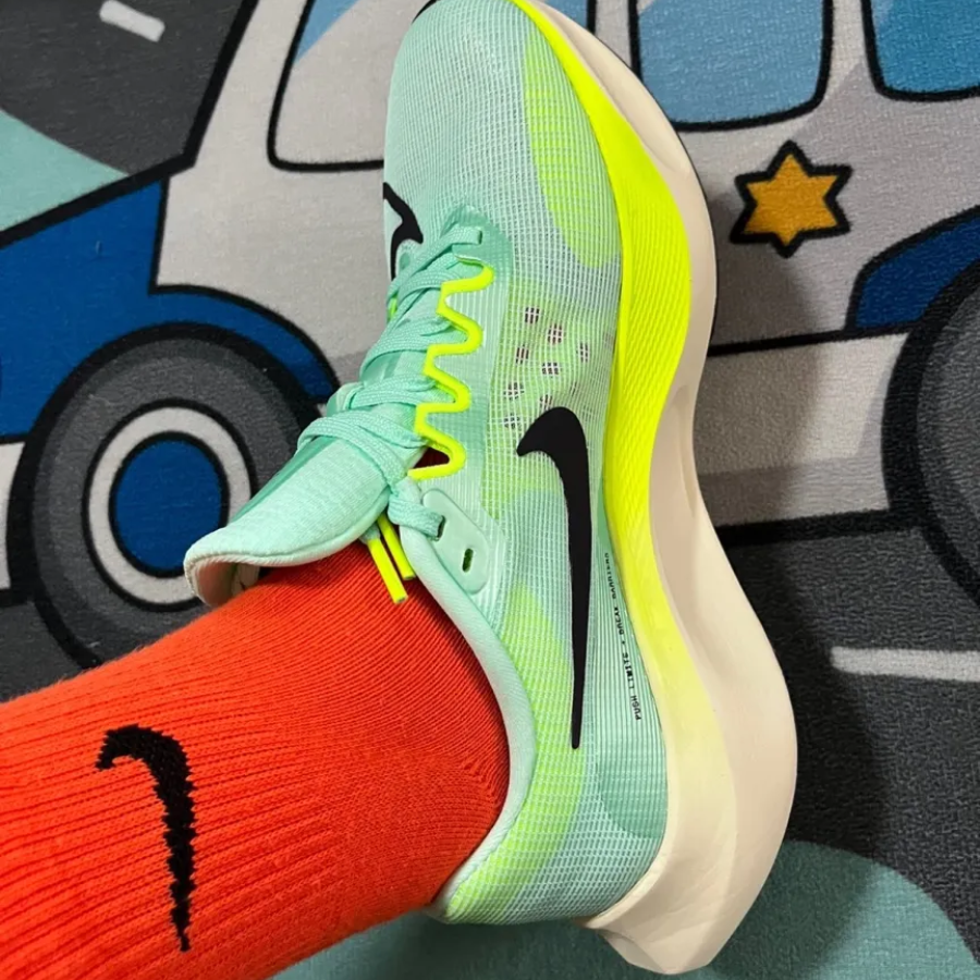 Nike Zoom Fly 5 ‘Mint Foam Ghost Green’