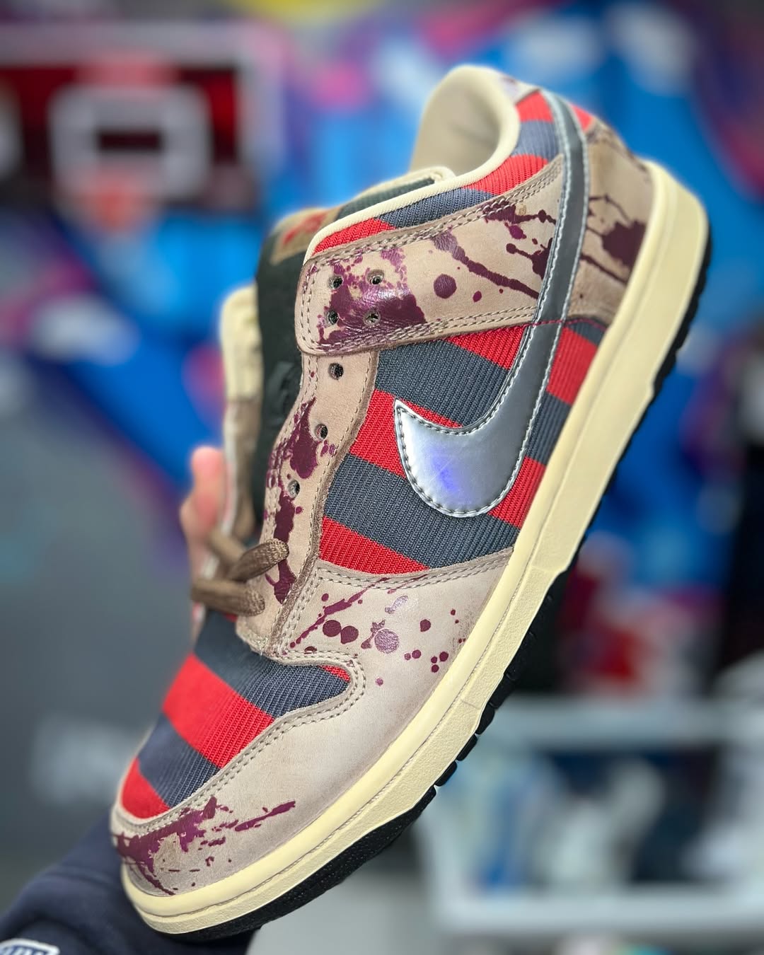 NIKE DUNK LOW PRO SB FREDDY KRUEGER LIMITED EDITION