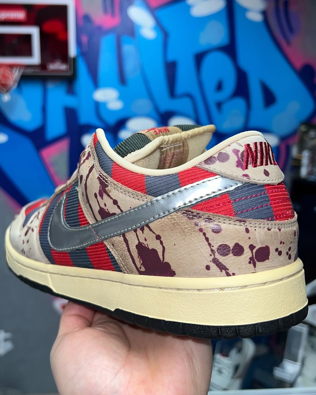 NIKE DUNK LOW PRO SB FREDDY KRUEGER LIMITED EDITION