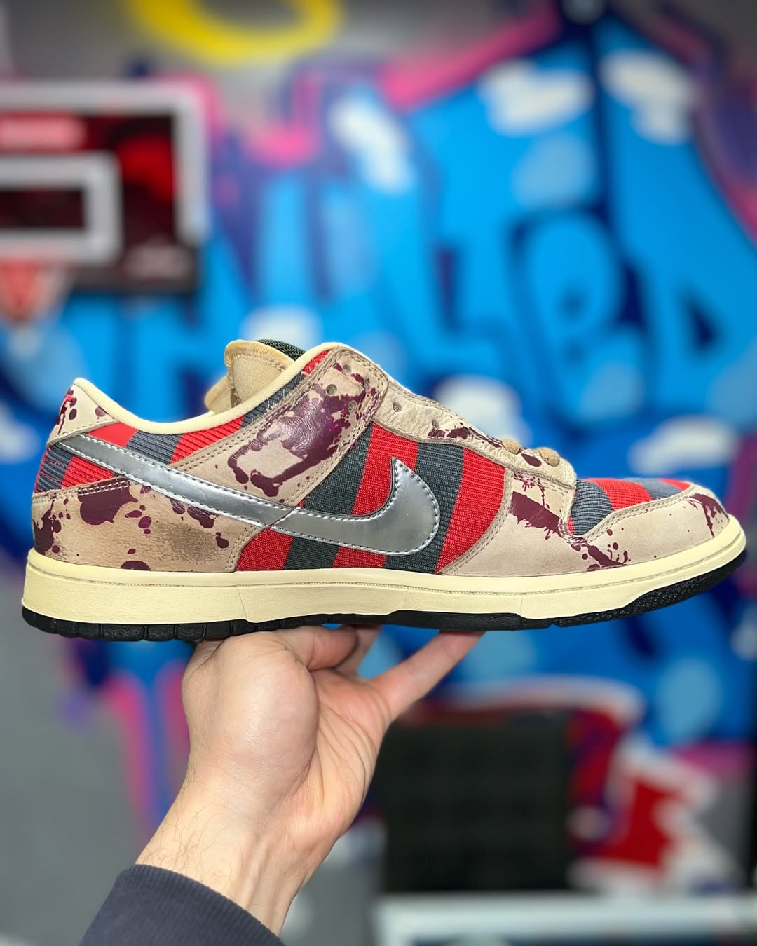 NIKE DUNK LOW PRO SB FREDDY KRUEGER LIMITED EDITION