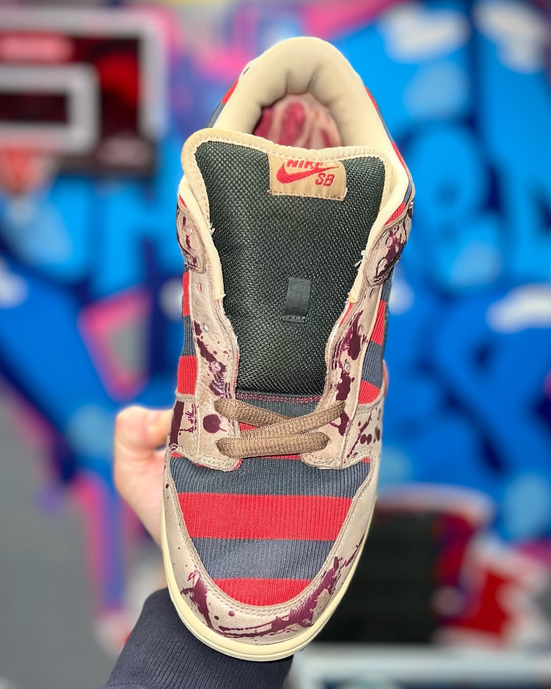 NIKE DUNK LOW PRO SB FREDDY KRUEGER LIMITED EDITION