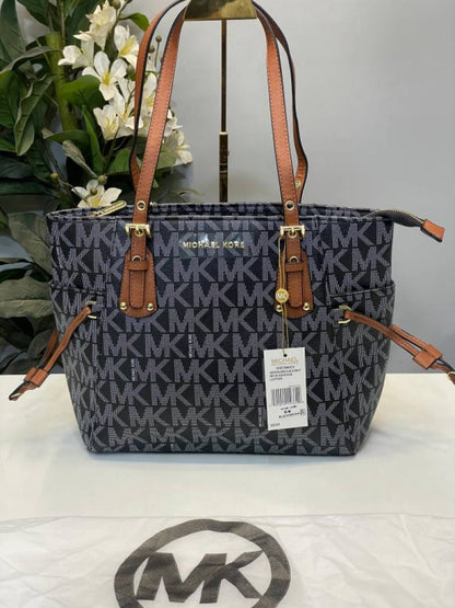 Michael Kors Voyager Tote Bag with Dust Bag (4616-black)