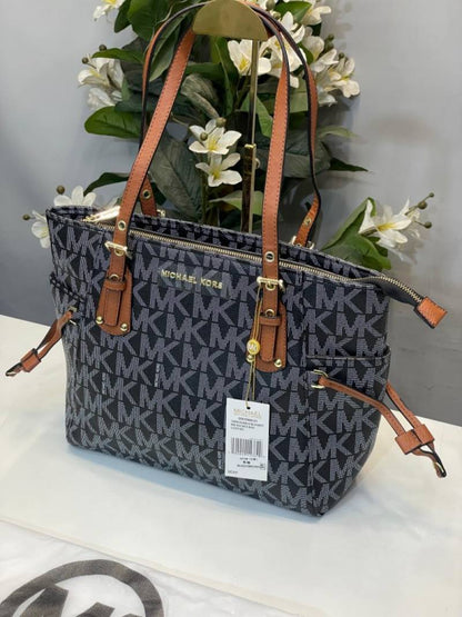 Michael Kors Voyager Tote Bag with Dust Bag (4616-black)