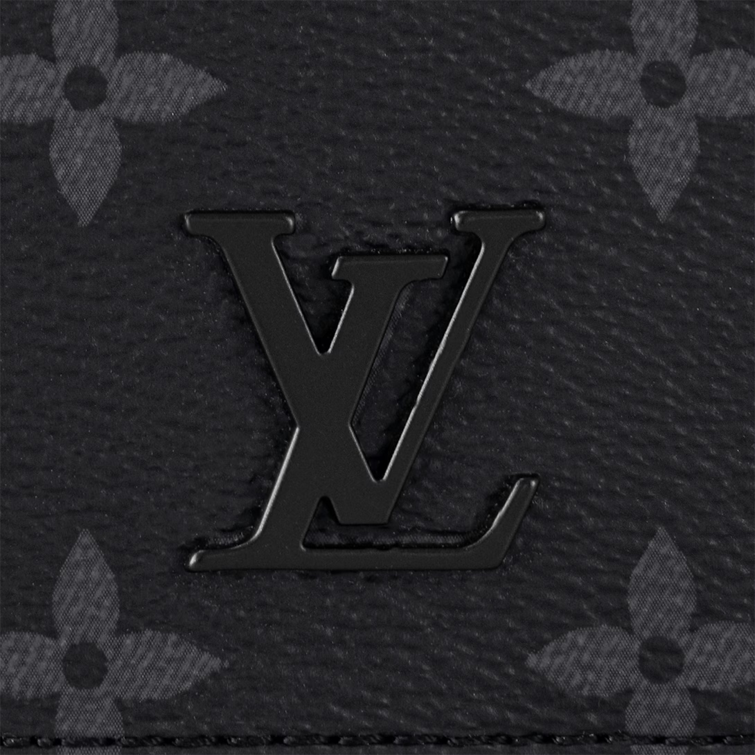 Louis Vuitton District PM