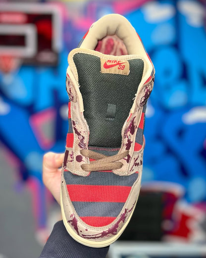 NIKE DUNK LOW PRO SB FREDDY KRUEGER LIMITED EDITION